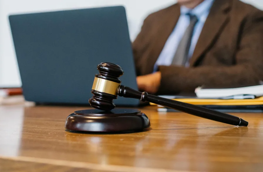 Choosing the Right Personal Injury Lawyer in 2025 for Maximum Compensation